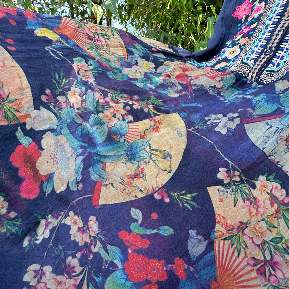 🌼Beautiful Johnny Was Floral Embroidered Blouse/Tunic - Picture 7 of 9